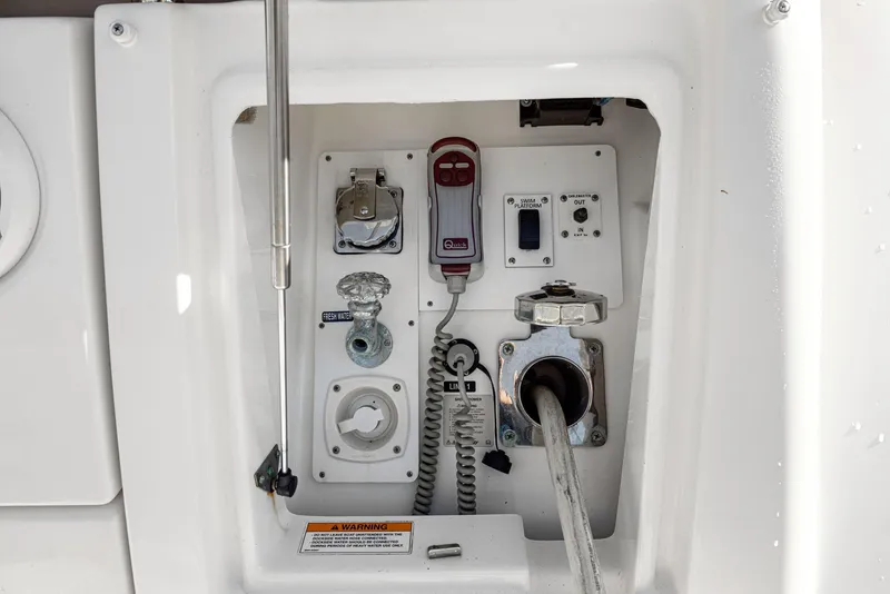 Slide: The Image of Sea Ray Sundancer 460 2017 - 154