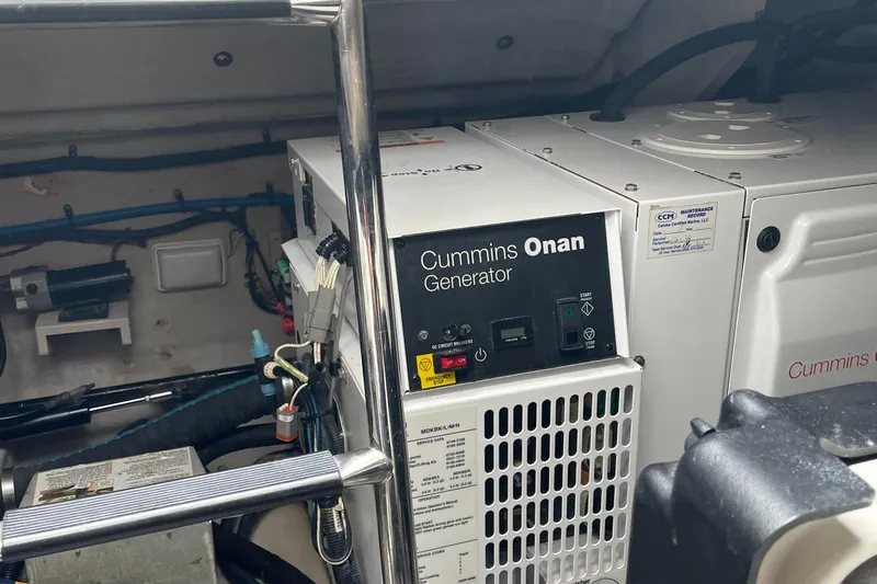 Slide: The Image of Sea Ray Sundancer 460 2017 - 156