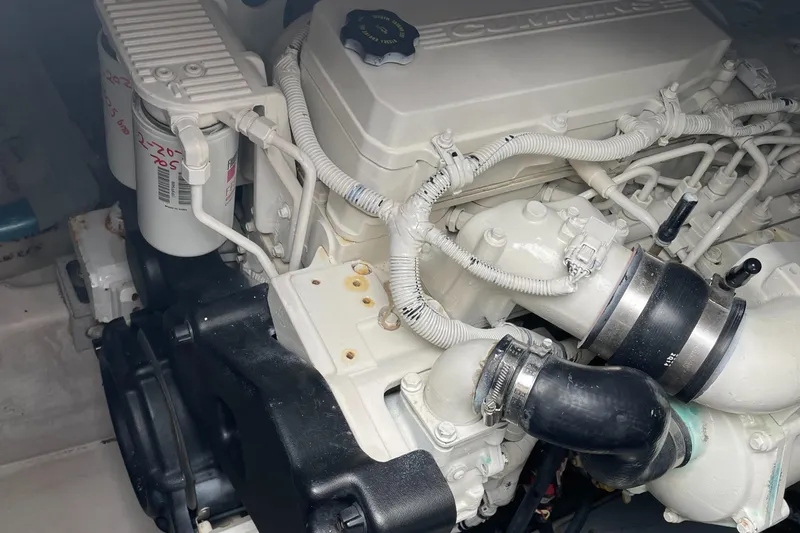 Slide: The Image of Sea Ray Sundancer 460 2017 - 159