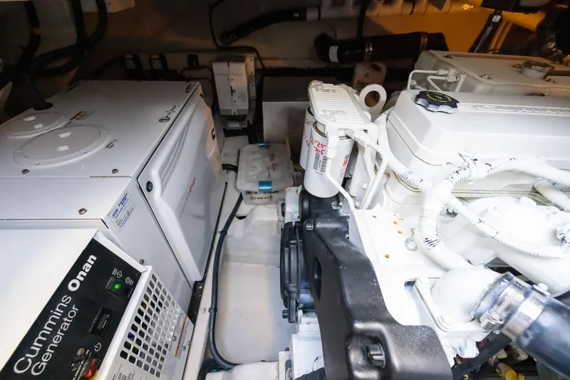 Slide: The Image of Sea Ray Sundancer 460 2017 - 161