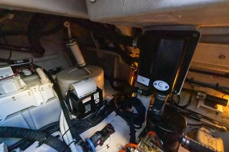 Slide: The Image of Sea Ray Sundancer 460 2017 - 163