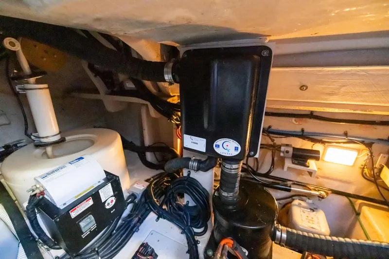 Slide: The Image of Sea Ray Sundancer 460 2017 - 164