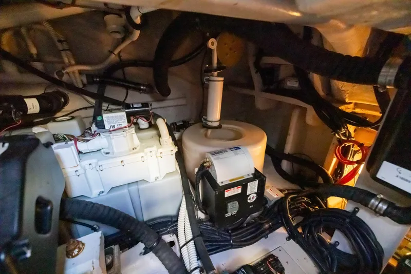 Slide: The Image of Sea Ray Sundancer 460 2017 - 165