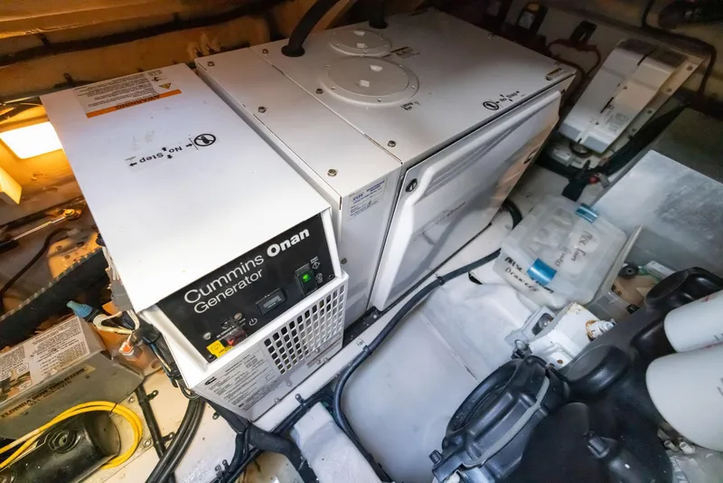 Slide: The Image of Sea Ray Sundancer 460 2017 - 167