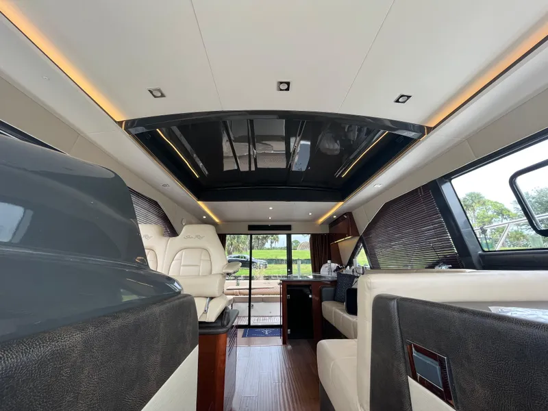 Slide: The Image of Sea Ray Sundancer 460 2017 - 60