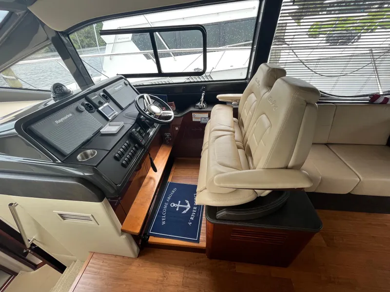 Slide: The Image of Sea Ray Sundancer 460 2017 - 73