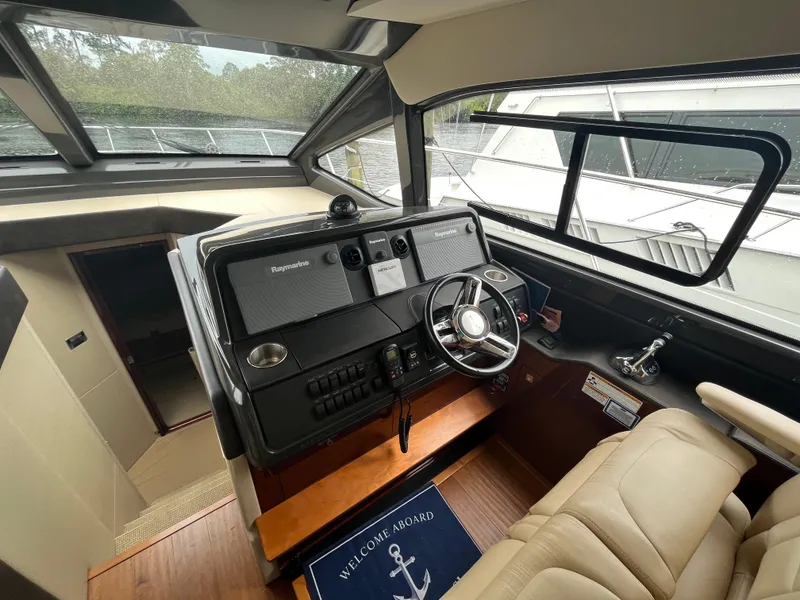 Slide: The Image of Sea Ray Sundancer 460 2017 - 74