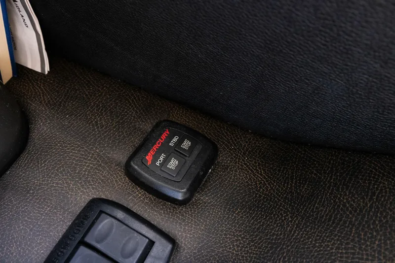 Slide: The Image of Sea Ray Sundancer 460 2017 - 85