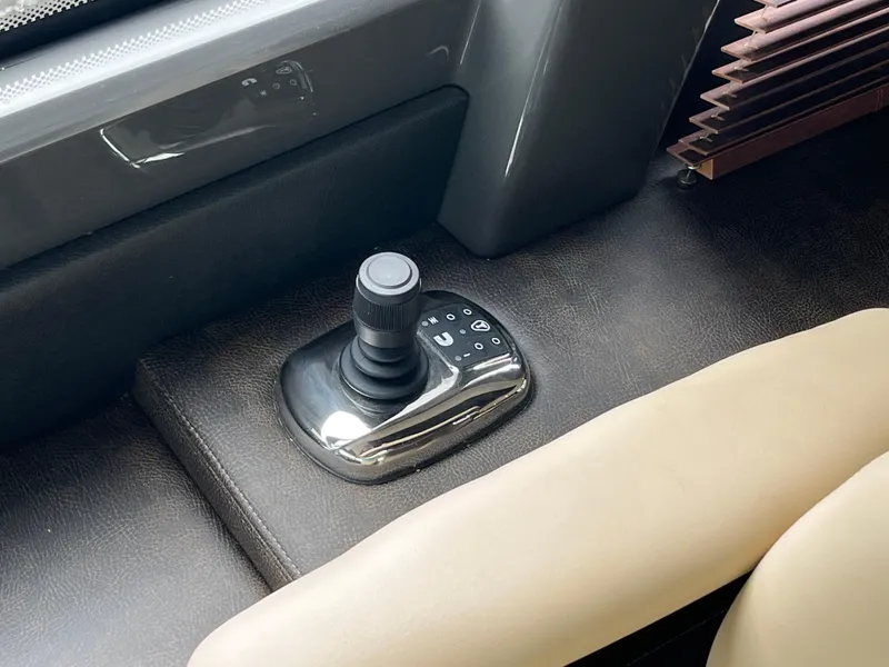 Slide: The Image of Sea Ray Sundancer 460 2017 - 86