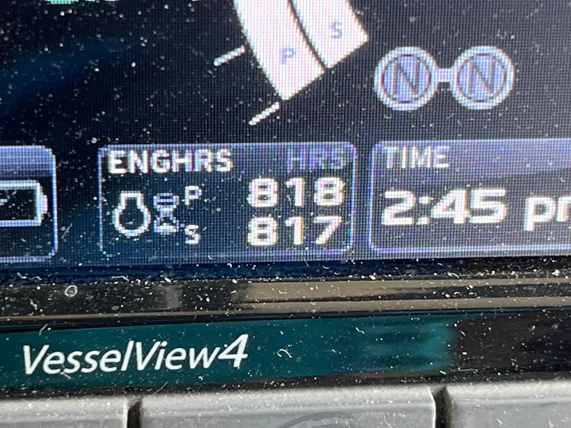 Slide: The Image of Sea Ray Sundancer 460 2017 - 90