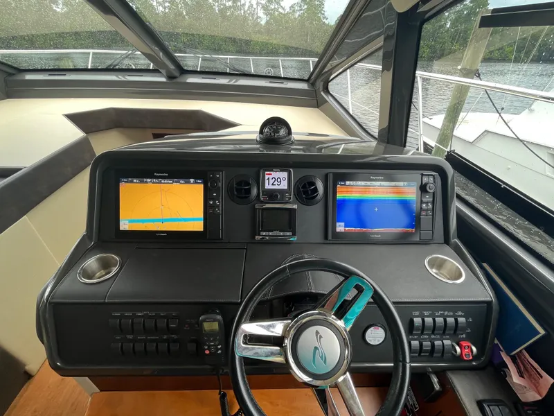 Slide: The Image of Sea Ray Sundancer 460 2017 - 92