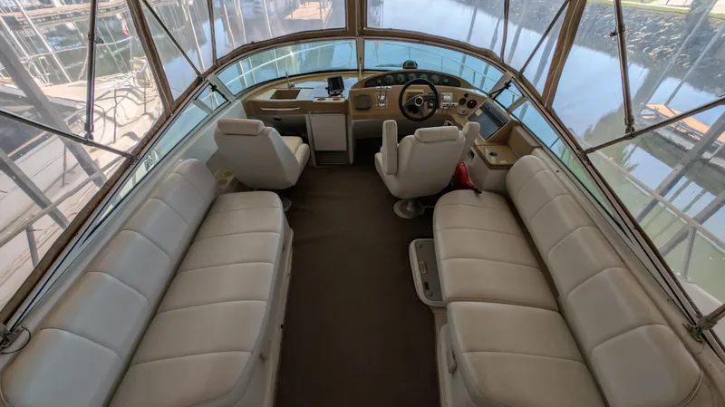 Slide: The Image of Interior of 2002 Carver 350 Mariner yacht. - 9
