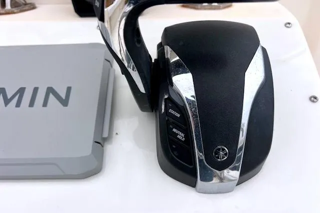 Slide: The Image of Yamaha throttle control and Garmin device on 2005 Parker 2520 Modified Vee Sport Cabin boat. - 5