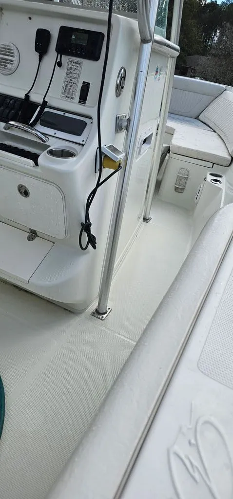 Slide: The Image of Sailfish 2360 CC 2008 - 4