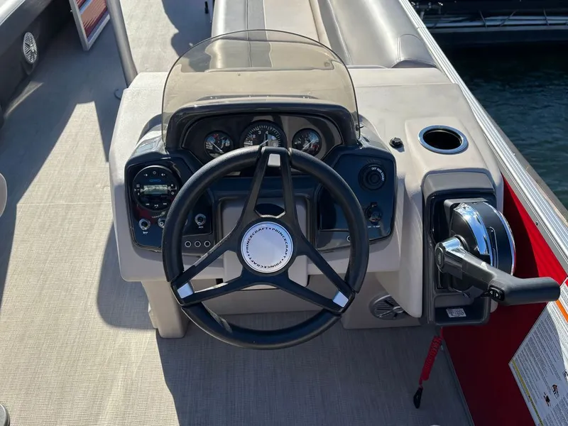 Slide: The Image of Princecraft vectra 2023 - 2