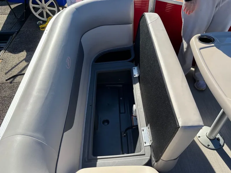 Slide: The Image of Princecraft vectra 2023 - 6