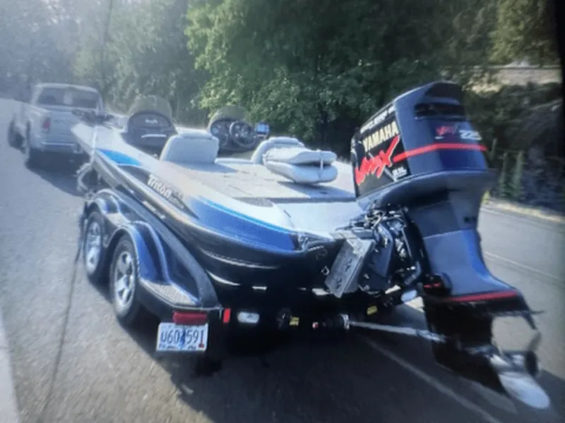 Slide: The Image of Triton 21 TR 2001 - 15