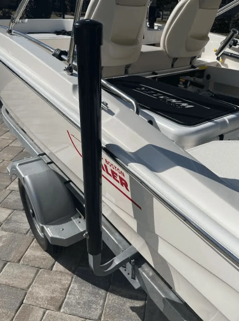 Slide: The Image of Boston Whaler 160 Super Sport 2023 - 10