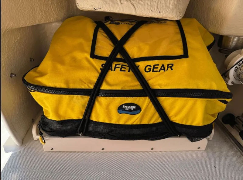 Slide: The Image of Boston Whaler 160 Super Sport 2023 - 17