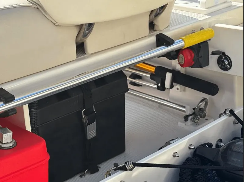 Slide: The Image of Boston Whaler 160 Super Sport 2023 - 18