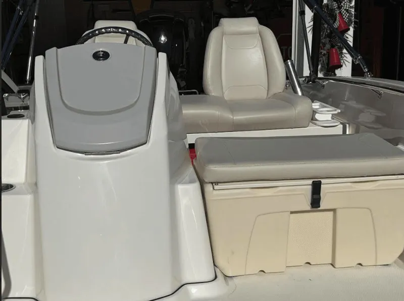 Slide: The Image of Boston Whaler 160 Super Sport 2023 - 3