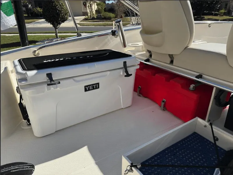Slide: The Image of Boston Whaler 160 Super Sport 2023 - 9
