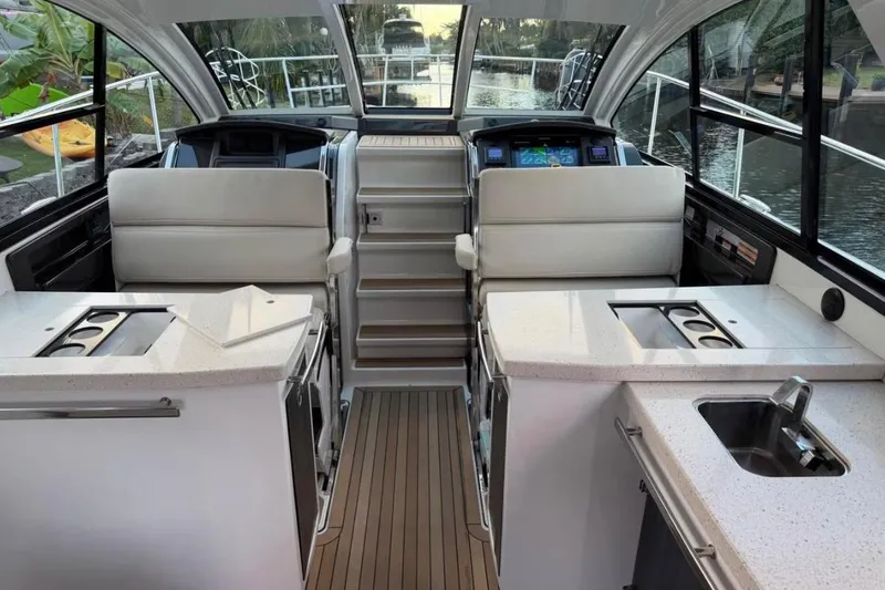 Slide: The Image of Interior of a 2015 Monterey 360 Sport Coupe yacht with modern amenities. - 5