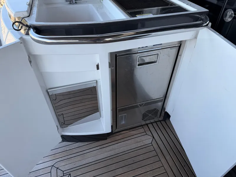 Slide: The Image of Azimut S6 2019 - 14