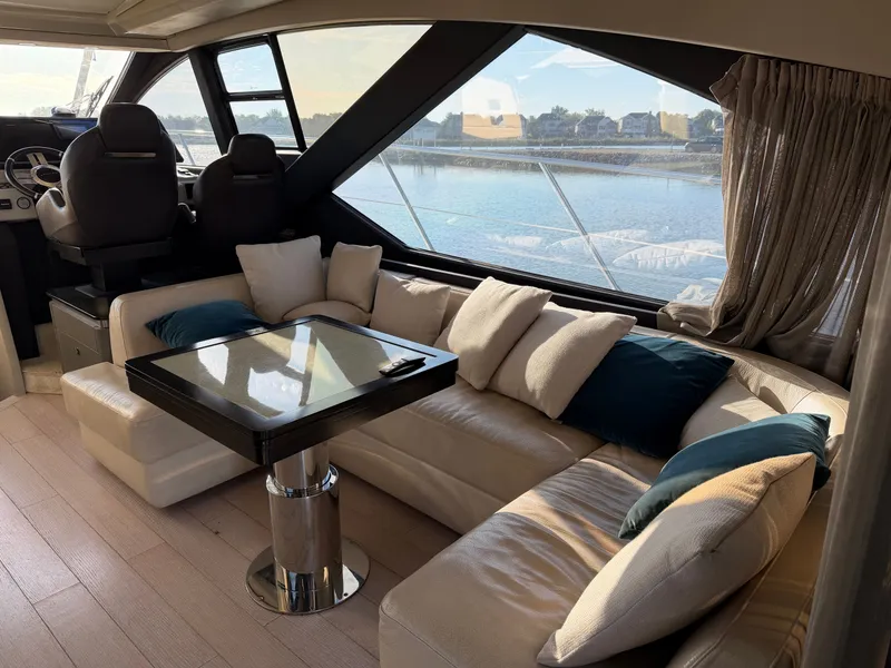Slide: The Image of Azimut S6 2019 - 16