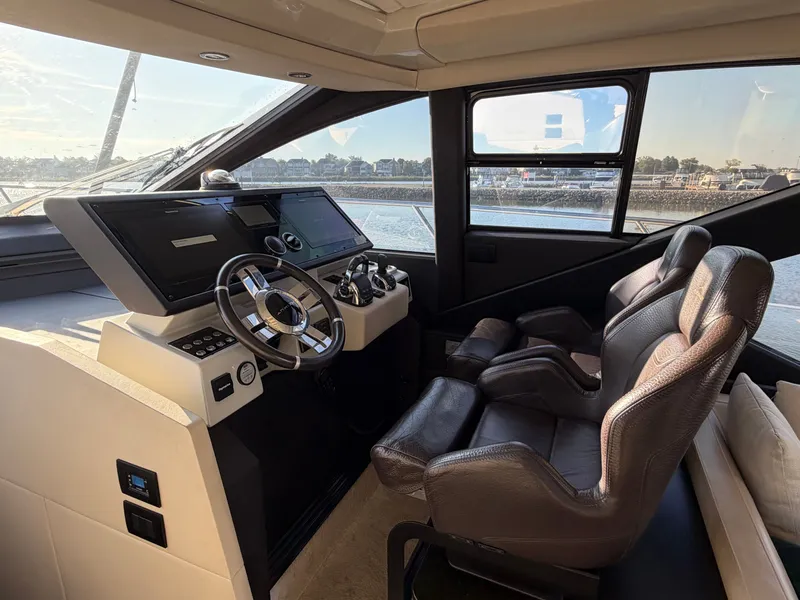 Slide: The Image of Azimut S6 2019 - 22