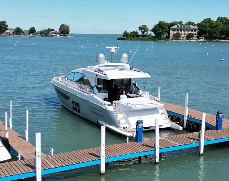 Slide: The Image of Azimut S6 2019 - 3