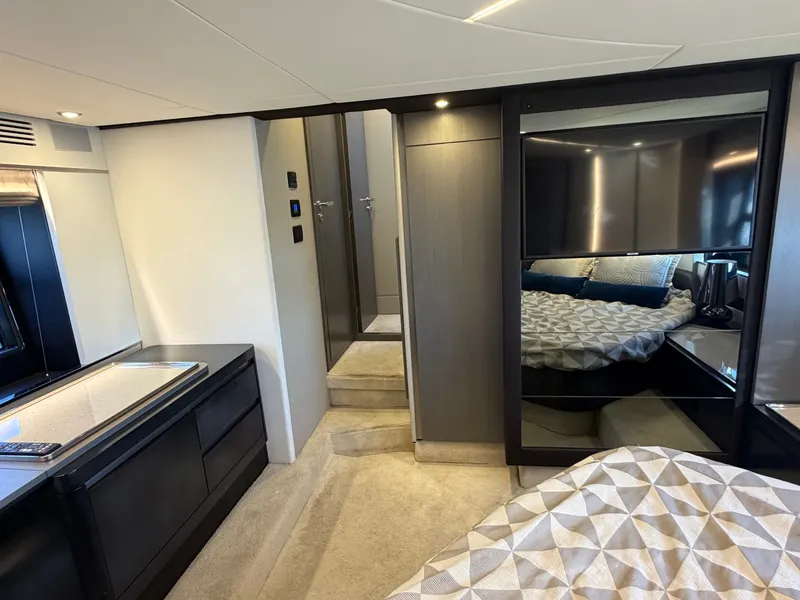 Slide: The Image of Azimut S6 2019 - 30