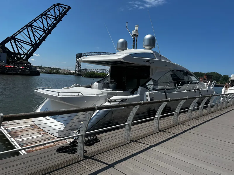 Slide: The Image of Azimut S6 2019 - 5