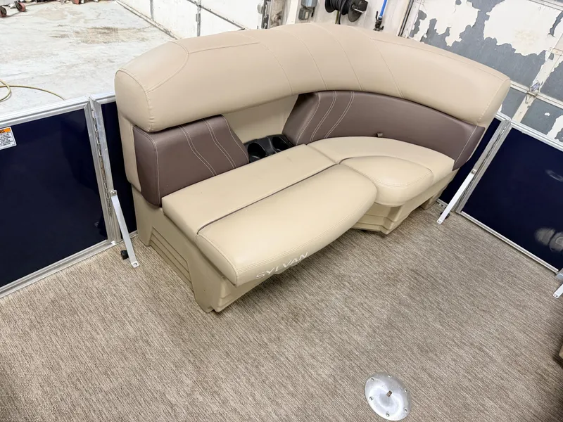 Slide: The Image of Sylvan Mirage 820 Fish & Cruise 2022 - 12