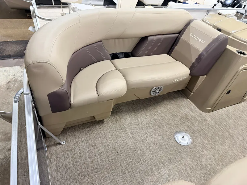 Slide: The Image of Sylvan Mirage 820 Fish & Cruise 2022 - 13