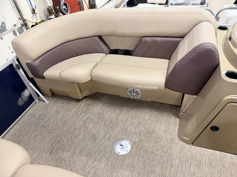 Slide: The Image of Sylvan Mirage 820 Fish & Cruise 2022 - 14