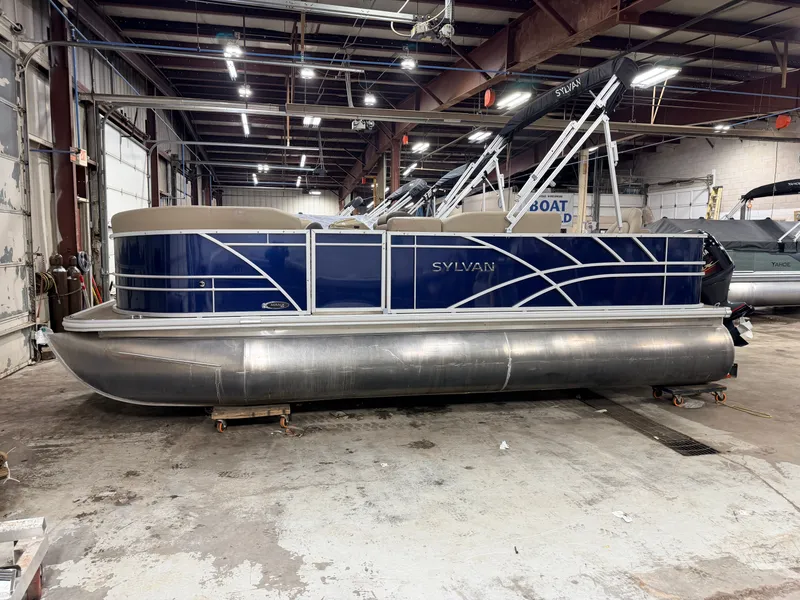 Slide: The Image of Sylvan Mirage 820 Fish & Cruise 2022 - 23