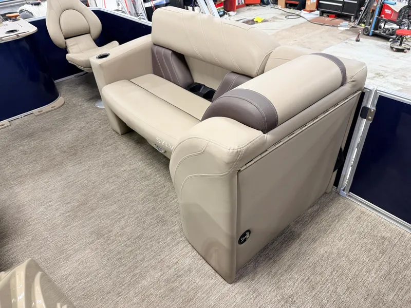 Slide: The Image of Sylvan Mirage 820 Fish & Cruise 2022 - 24