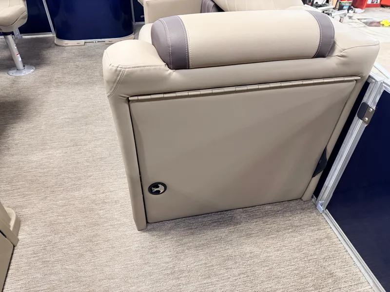 Slide: The Image of Sylvan Mirage 820 Fish & Cruise 2022 - 25