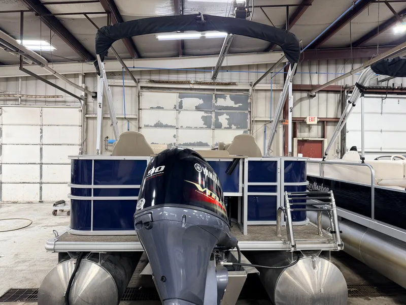 Slide: The Image of Sylvan Mirage 820 Fish & Cruise 2022 - 27