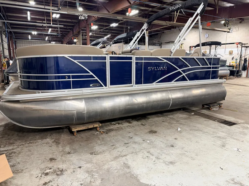 Slide: The Image of Sylvan Mirage 820 Fish & Cruise 2022 - 38