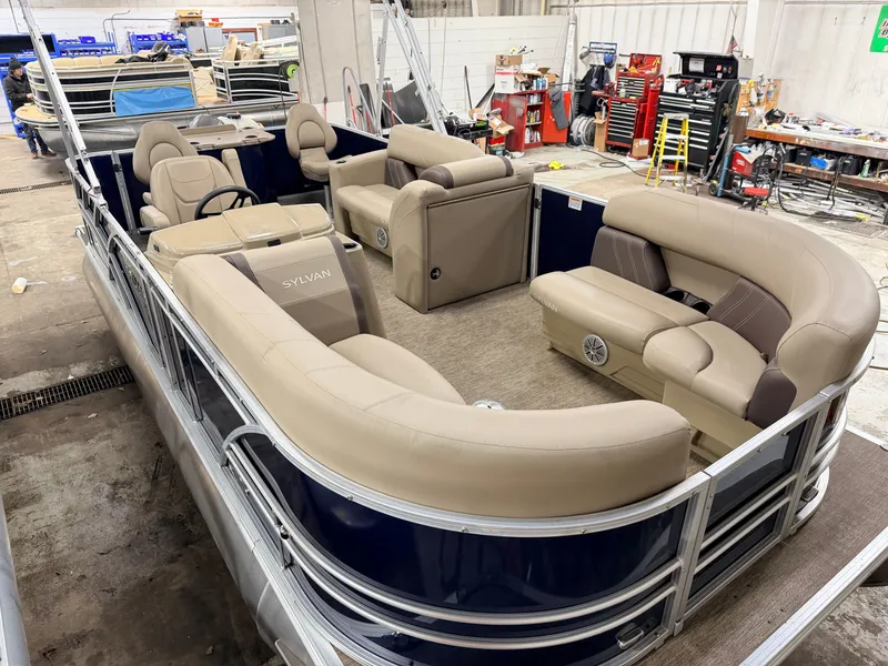 Slide: The Image of Sylvan Mirage 820 Fish & Cruise 2022 - 44