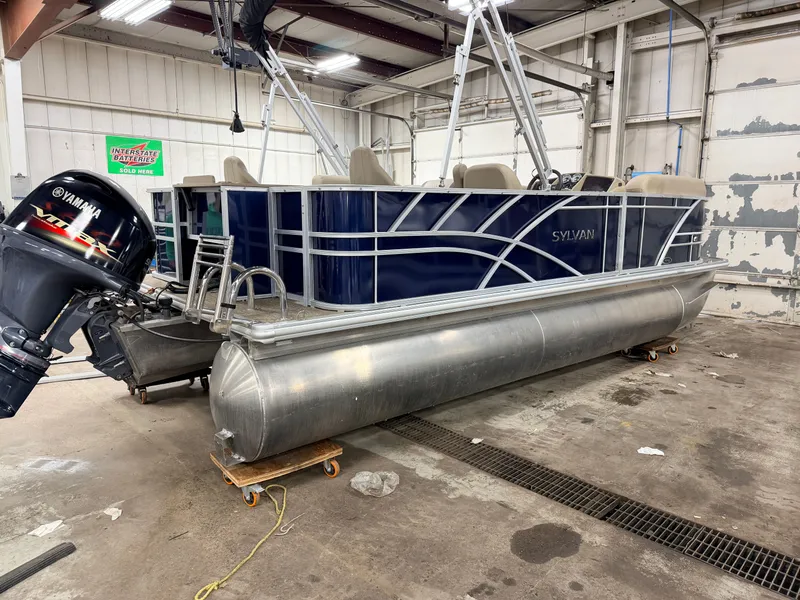 Slide: The Image of Sylvan Mirage 820 Fish & Cruise 2022 - 45