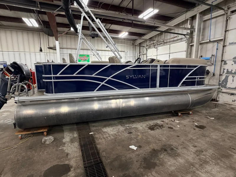 Slide: The Image of Sylvan Mirage 820 Fish & Cruise 2022 - 47