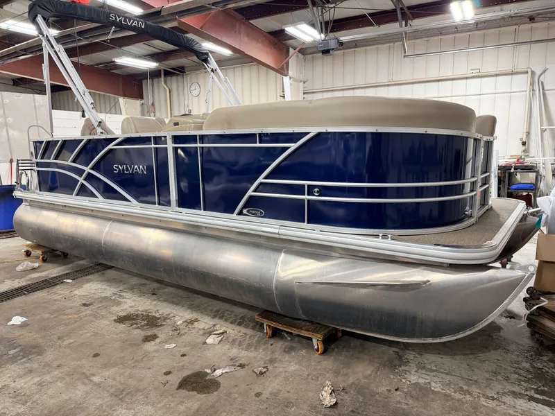 Slide: The Image of Sylvan Mirage 820 Fish & Cruise 2022 - 48