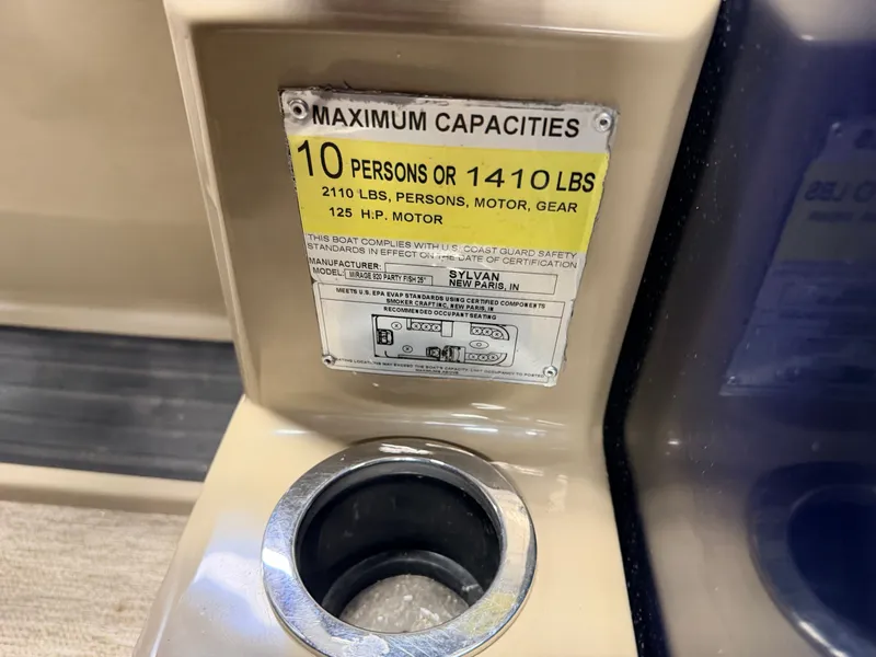 Slide: The Image of Sylvan Mirage 820 Fish & Cruise 2022 - 52