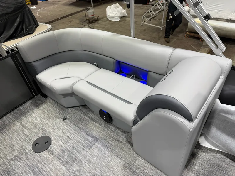 Slide: The Image of Bentley Pontoons Legacy 220 Navigator DL Quad Lounge 2026 - 17
