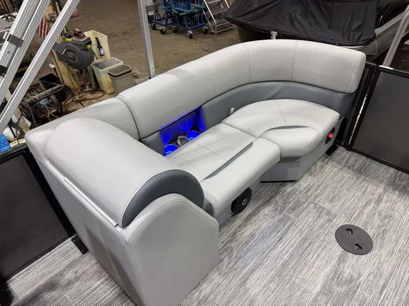 Slide: The Image of Bentley Pontoons Legacy 220 Navigator DL Quad Lounge 2026 - 18