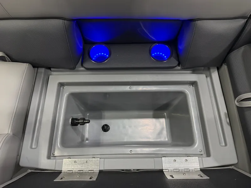 Slide: The Image of Bentley Pontoons Legacy 220 Navigator DL Quad Lounge 2026 - 22