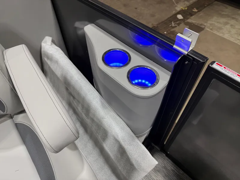 Slide: The Image of Bentley Pontoons Legacy 220 Navigator DL Quad Lounge 2026 - 24